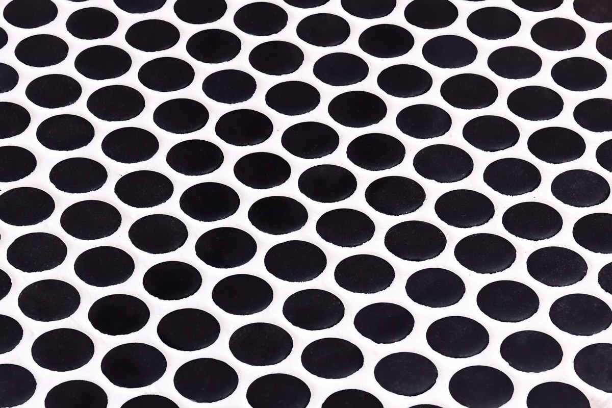 UPTILES - BLACK MATT PENNY MOSAIC BY ONIX 
