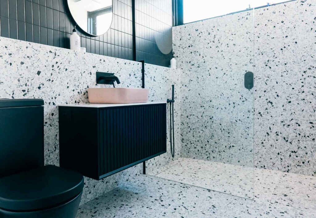 SQUARE CONCRETE BASIN BY NOOD