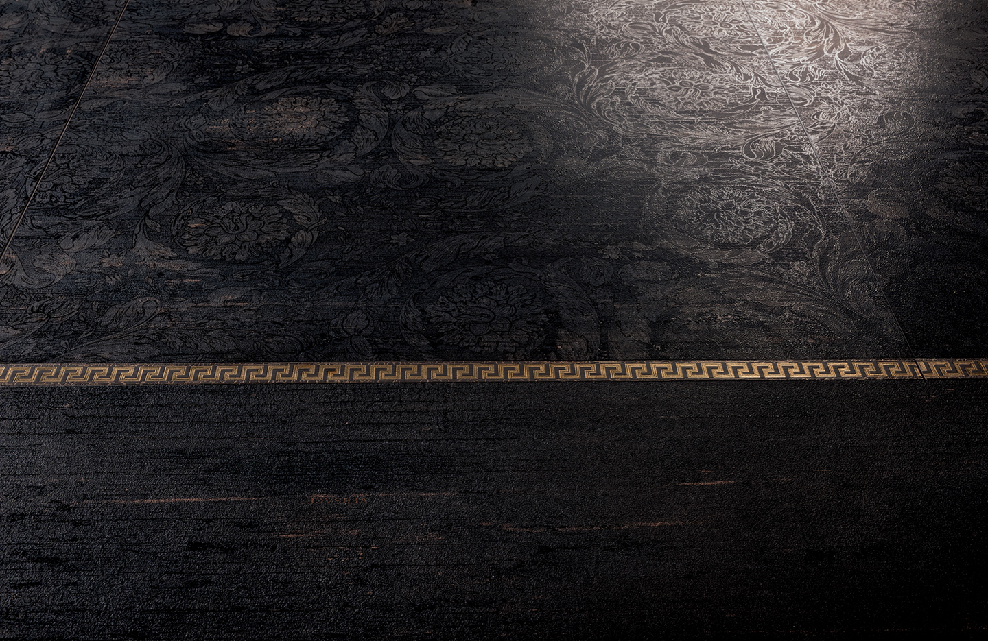 UPTILES - ETERNO BAROCCO CARBON BY VERSACE