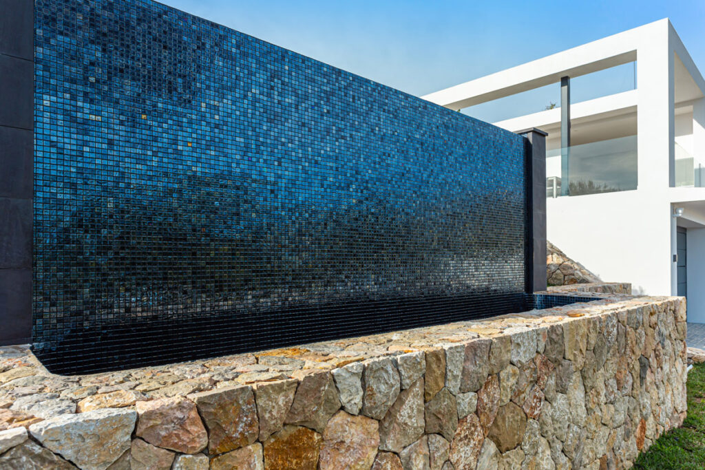 OPALO NEGRO BY ONIX — view 3 — Uptiles Brisbane