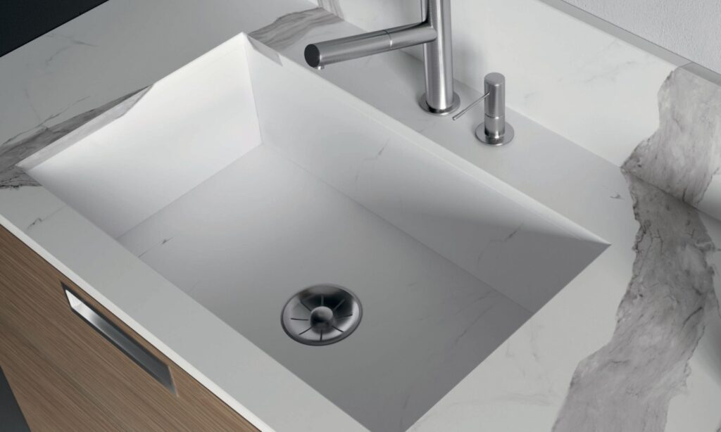 UPTILES- STATUARIO SUPERIOR 3D DESIGNER SURFACES